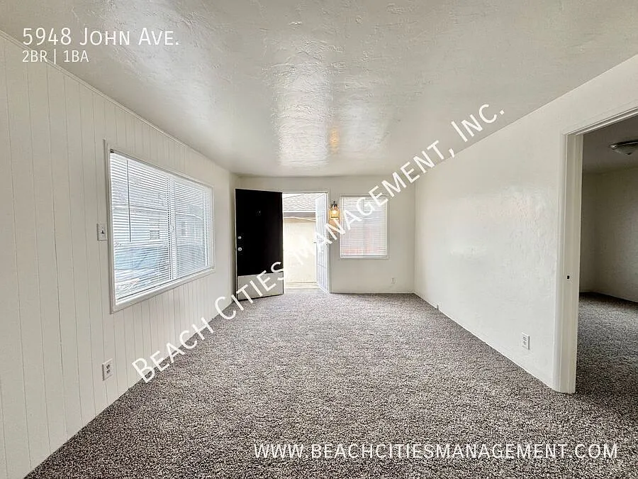 2 Bedroom Duplex in Long Beach with Two Parking Spaces! — Photo 4