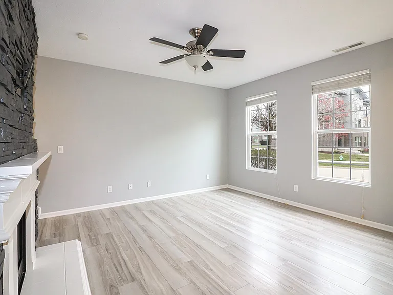 13539 Erlen Dr — Photo 42