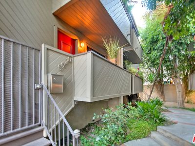 5920 Chula Vista Way, Los Angeles, CA, 90068