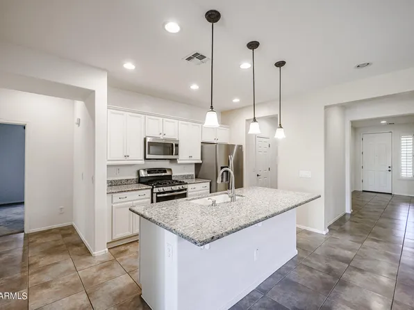 2027 E HAZELTINE Way, Gilbert, AZ 85298