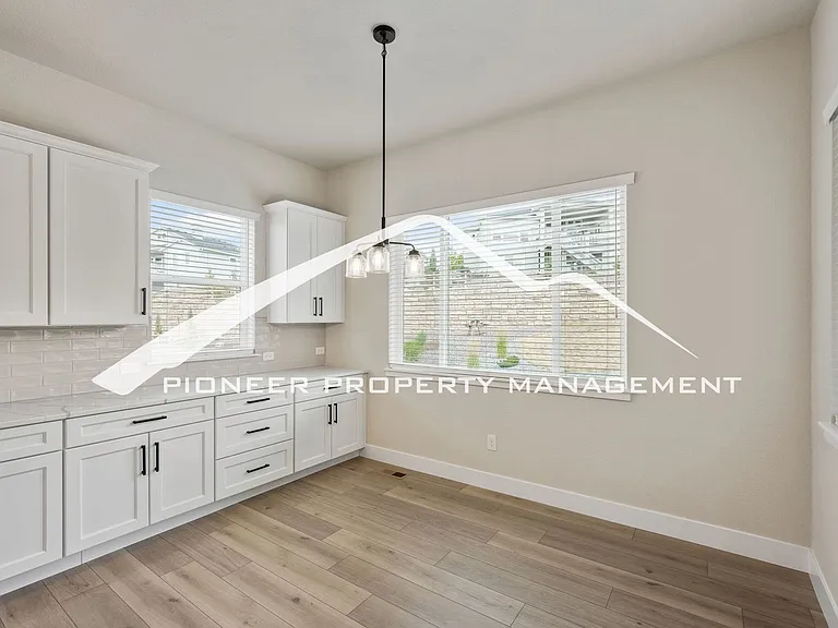 2398 Merlot Dr — Photo 7