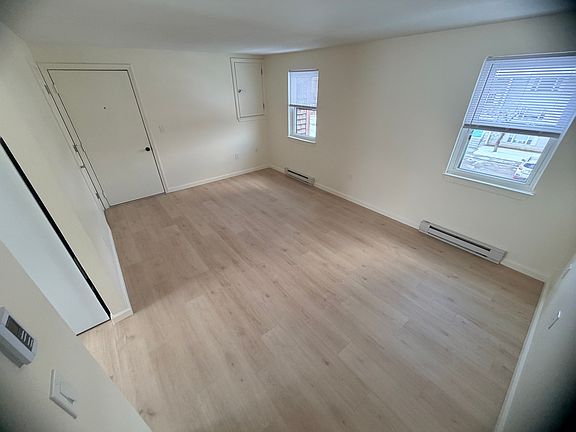 2nd image of 4 Penwood Dr #7