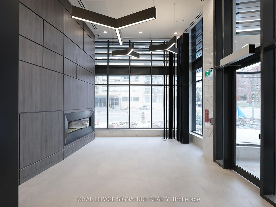 2525 Bathurst St #910