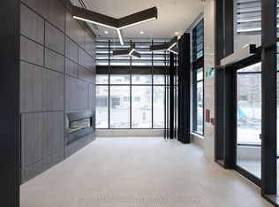 2525 Bathurst St #910, Toronto, ON M6B 2Y9
