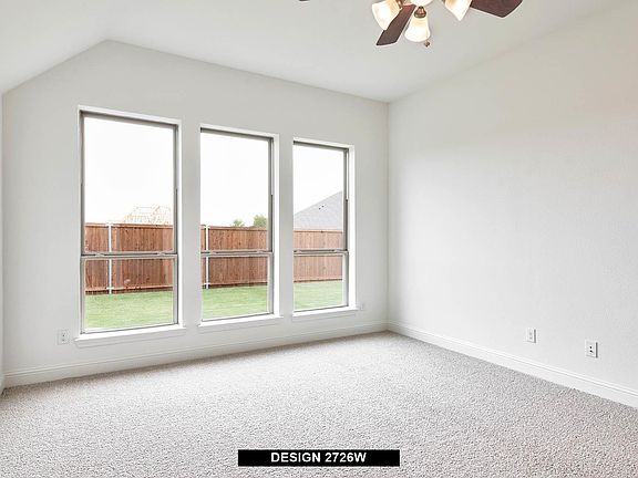 4th image of 3904 Greenbrier Dr