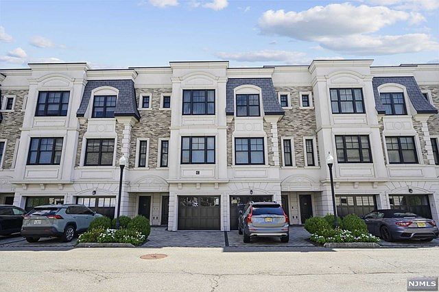 1st image of 30 Marquis Ct #30
