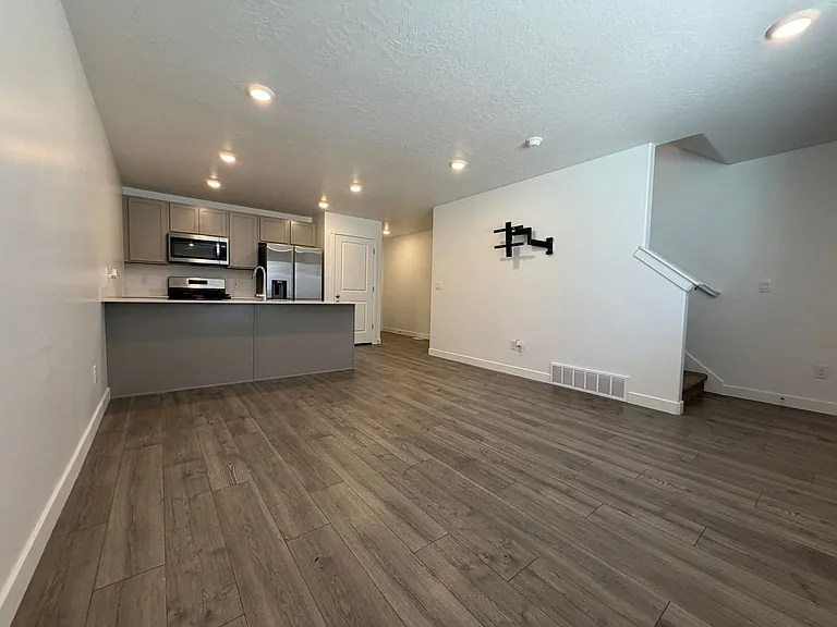 1378 S 3640 E — Photo 3
