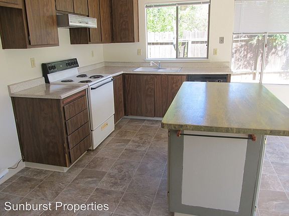 5th image of 6640 Creekmont Way