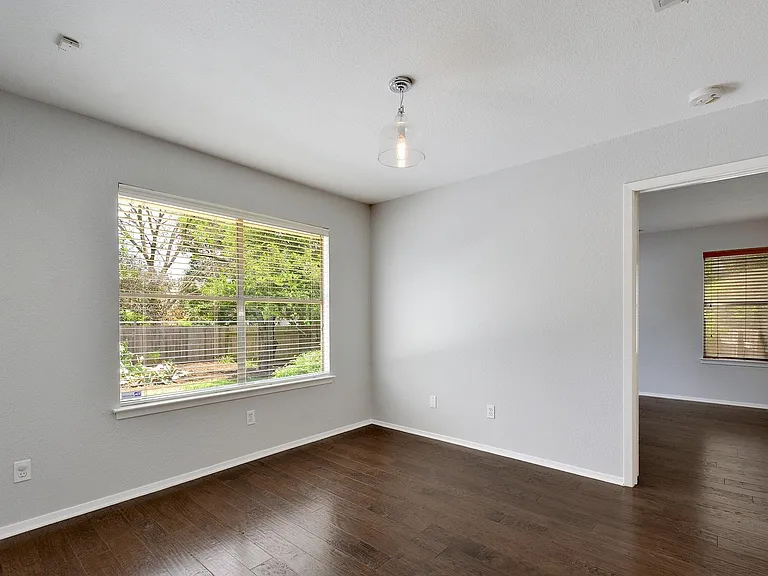 6307 Smith Oak Trl — Photo 11