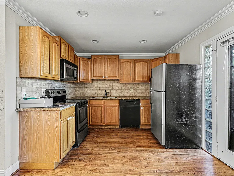 5222 Fleetwood Oaks Ave #111 — Photo 7