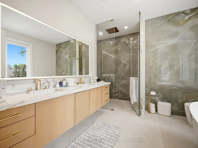 2450 Rebecca St — Photo 19