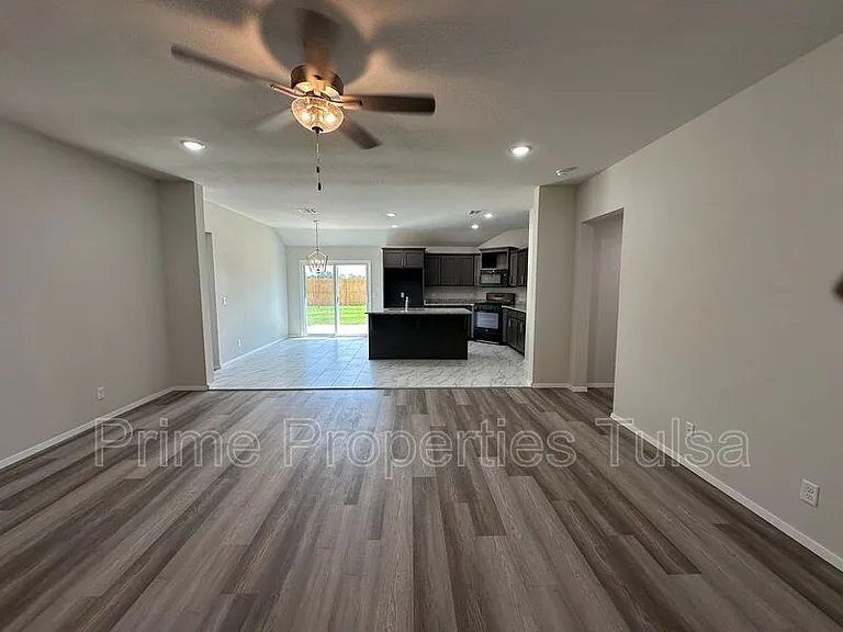 13441 S 72nd Ct E — Photo 15