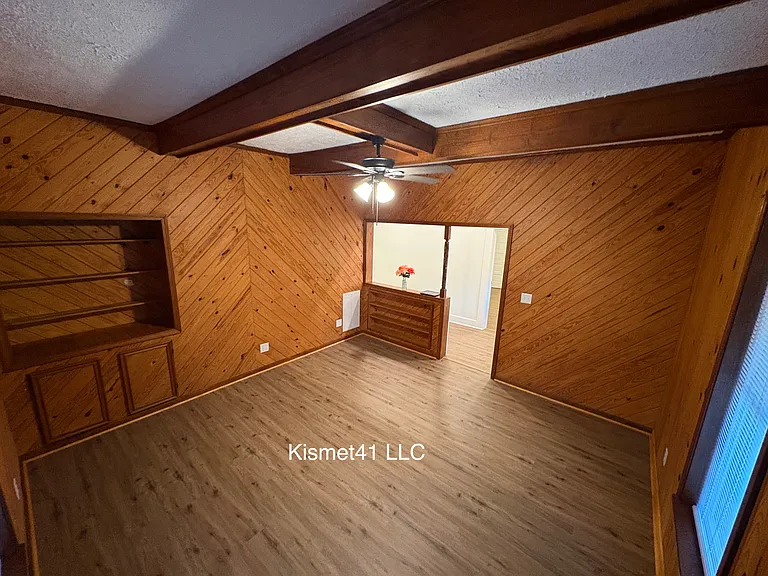 409 Lilly Ave — Photo 10