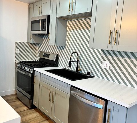 5th image of 711 California St #5
