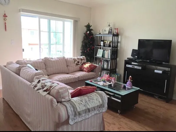 3-30 Endeavor Pl #9, College Point, NY 11356