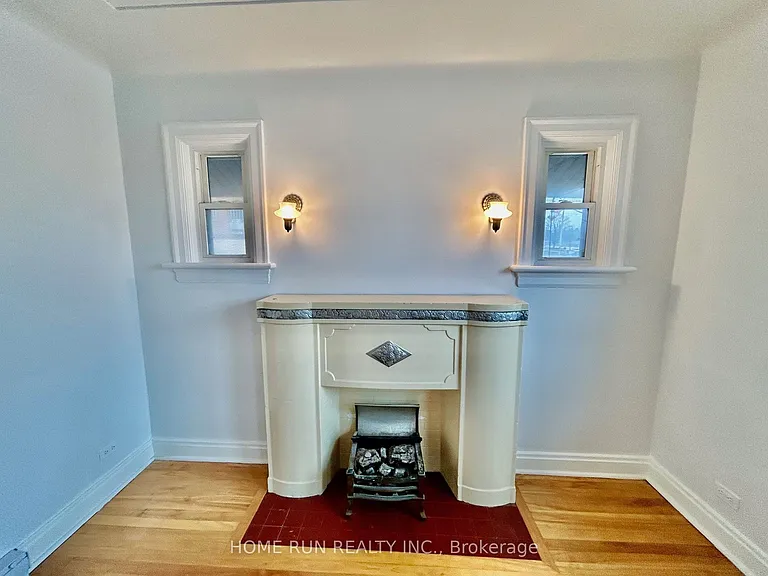 704 Brookfield Rd S — Photo 9