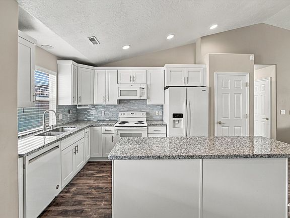 2nd image of 2212 Craig Ln