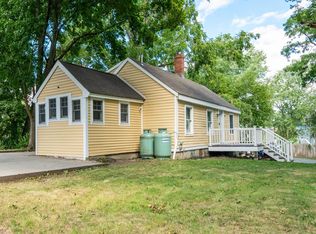 22-22 Andover St #R, Peabody, MA 01960