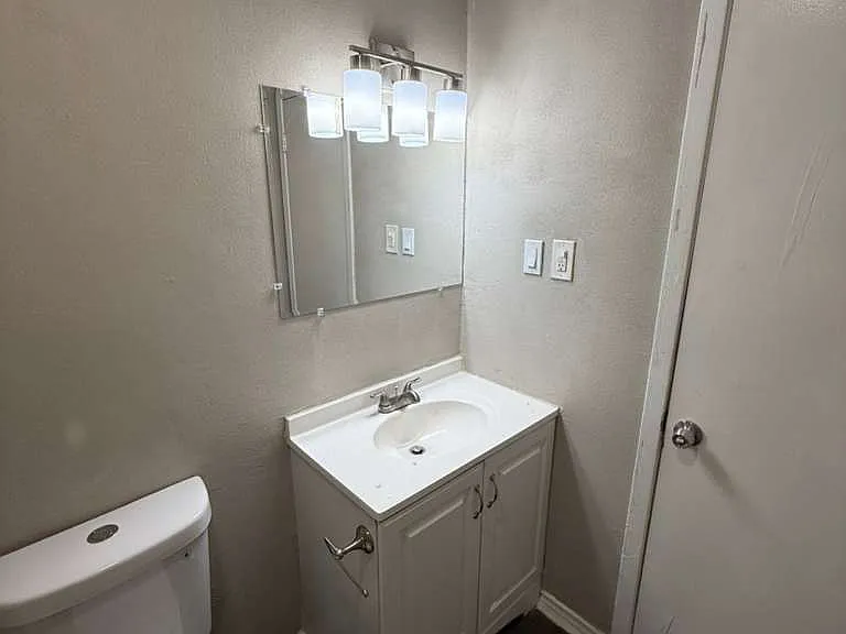 2522 Normont Cir #2522 — Photo 10