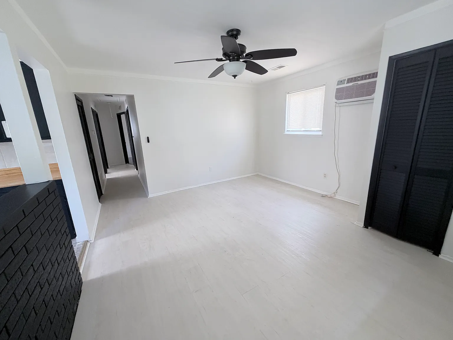 3 bed, 918 sqft, $1,250 — Photo 3