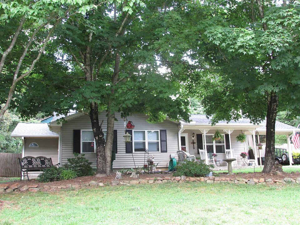1st image of 1076 Carmel Way