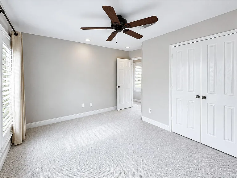 18 Doeskin Pl — Photo 36