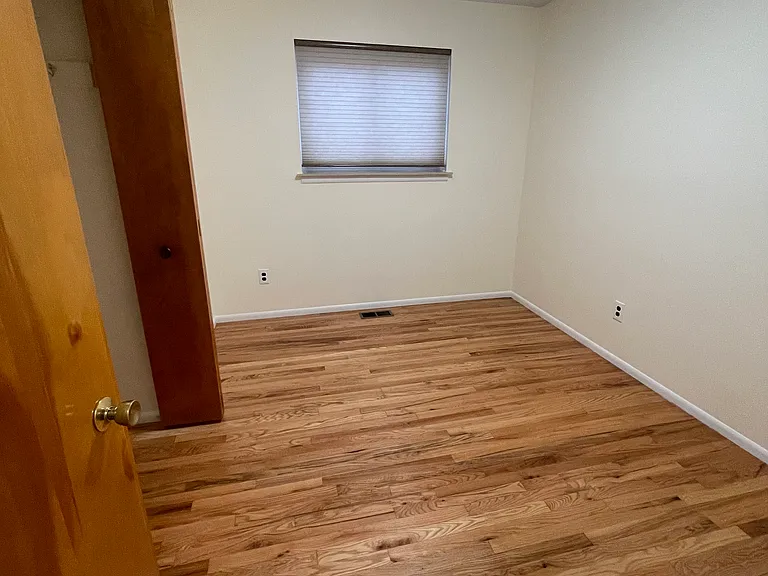 6585 Fenton St — Photo 11