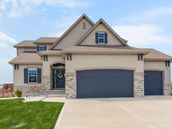 4732 NE Jamestown Dr, Lees Summit, MO 64064