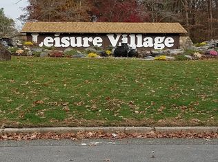 18 Guilford Ct UNIT A, Ridge, NY 11961