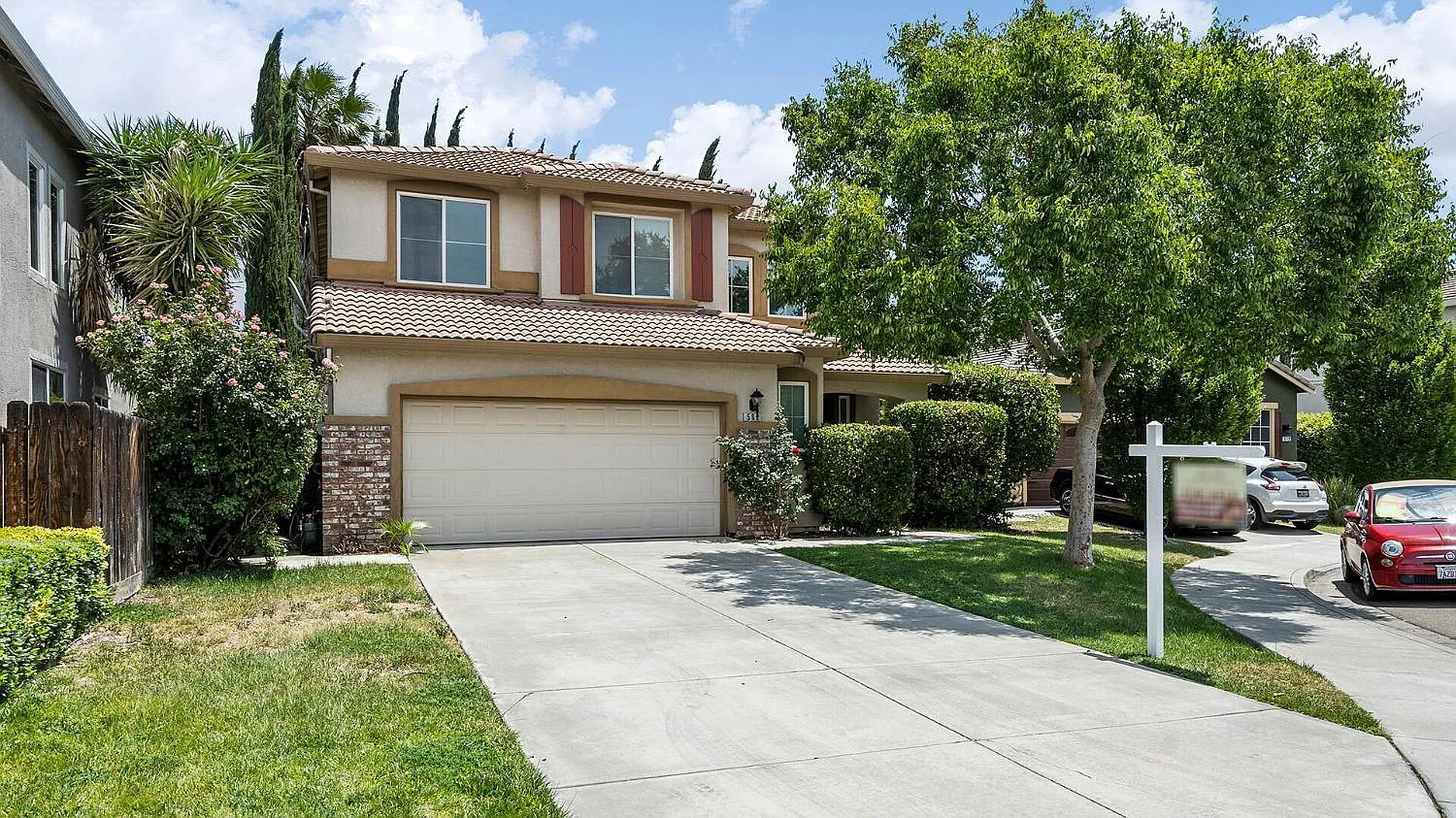 562 Veneto Ct photo 1