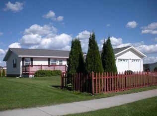 520 Red Spruce Ave, Baraboo, WI 53913