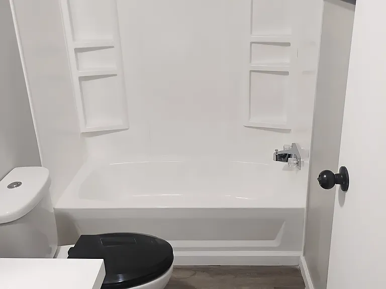 1100 W Locust St #28 — Photo 15