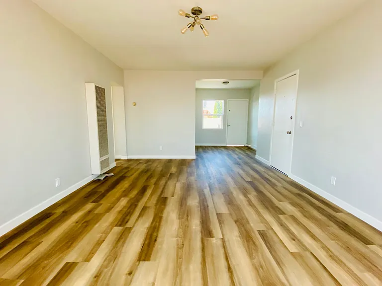 4131 Wilson Ave — Photo 2