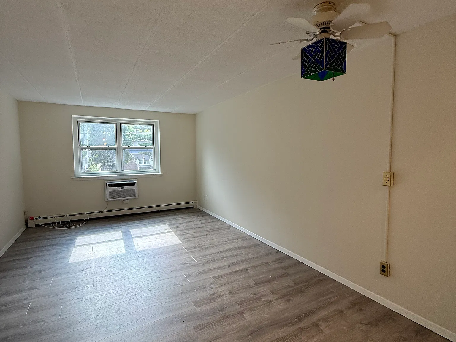 1 bed, 600 sqft, $1,976 — Photo 4