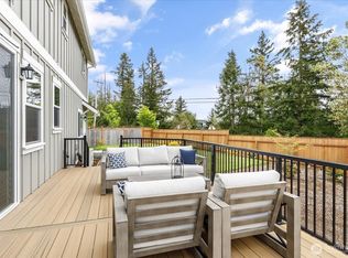 5003 Eagle Ridge Dr, Freeland, WA 98249