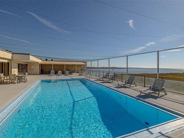 1 Marina Dr APT 301B