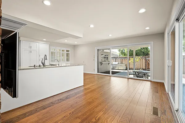 5525 Amby Dr — Photo 9