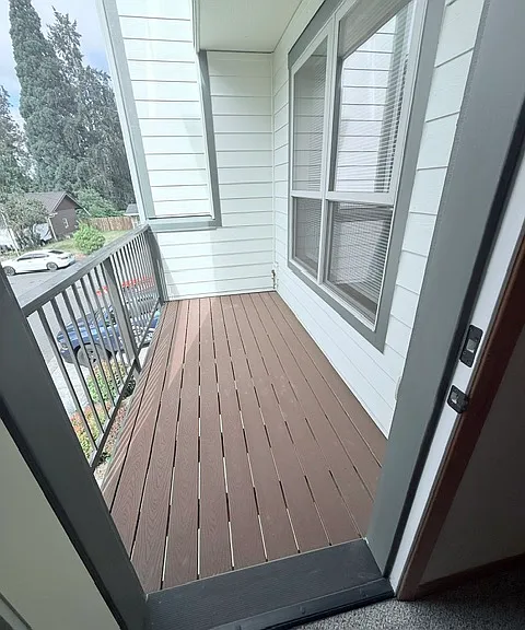 518 NE 85th Cir — Photo 21