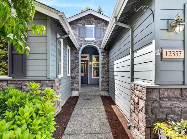 12357 Big Leaf Way NE, Redmond, WA 98053