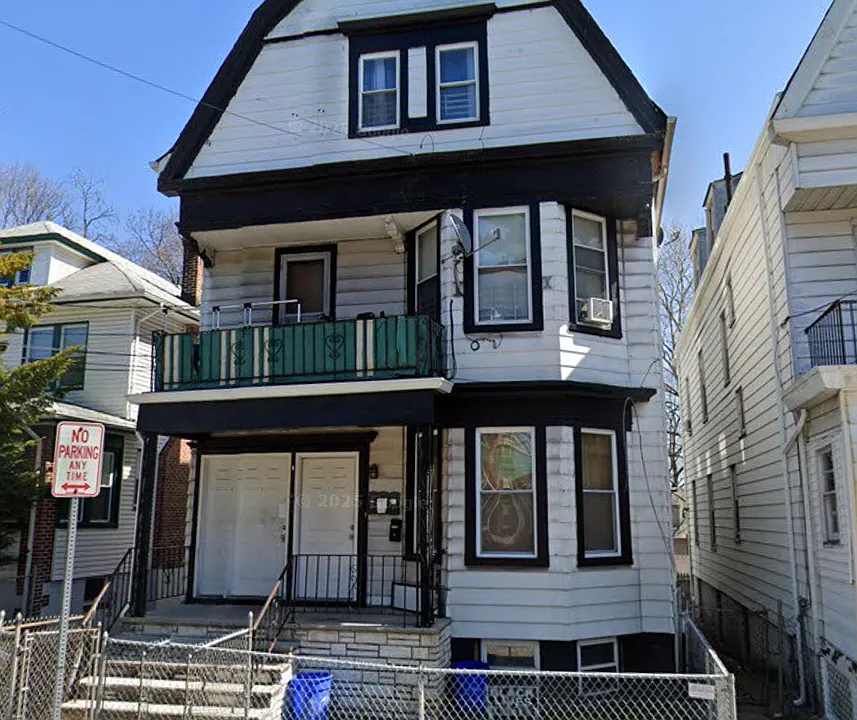 106 N Munn Ave