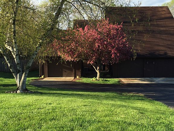 2nd image of 5059 Woodlake Dr