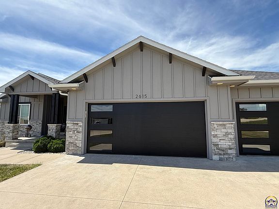 2nd image of 2615 Twin Lakes Dr