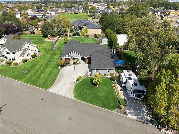 4th image of 7807 River Blvd