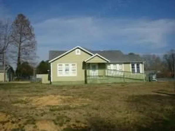 310 Peters St, Calhoun, GA 30701