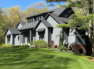 3341 Gaslight Ln, Saugatuck, MI 49453