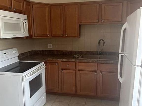 2nd image of 115 Marengo Ave APT 407