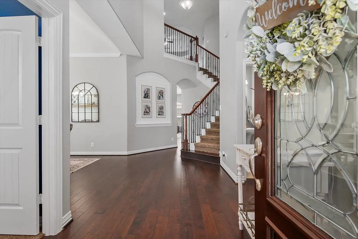 4 bed, 3.5 bath, 3524 sqft, $3,100 — Photo 2