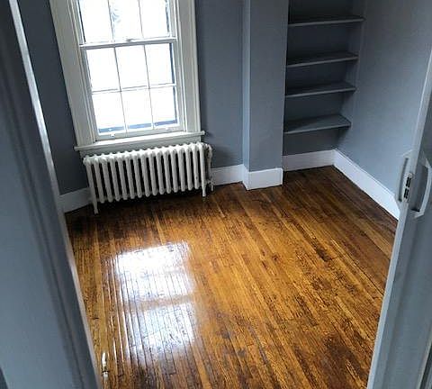 2nd image of 547 Franklin St APT 3