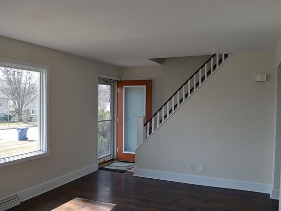 3rd image of 212 W Randolph St