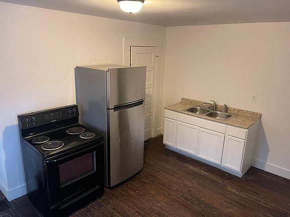 2nd image of 8 N Ross St